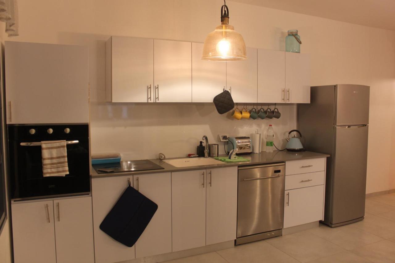 Appartement נוף הארבל עם חלון לכינרת à Migdal Extérieur photo